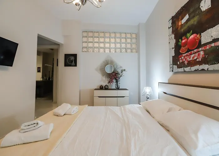 Erythrina #colony_deluxe_suite سالونيك